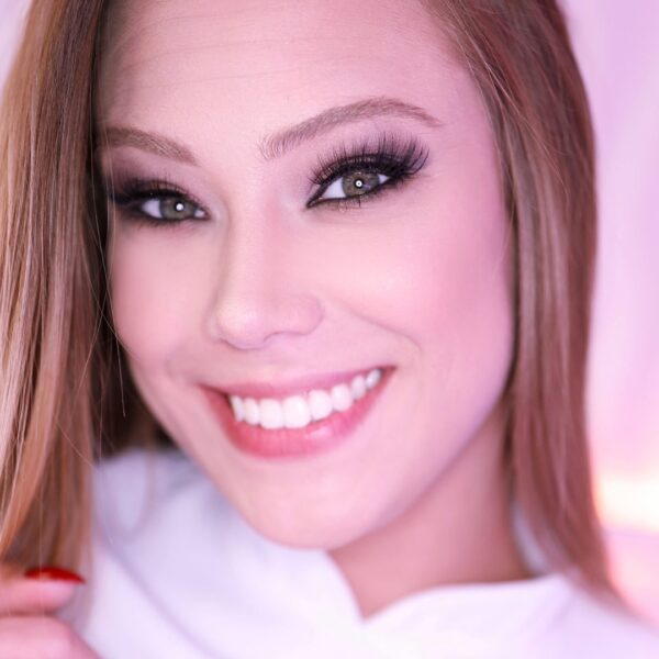 Swallow Salon Features Avery Cristy Giving Head