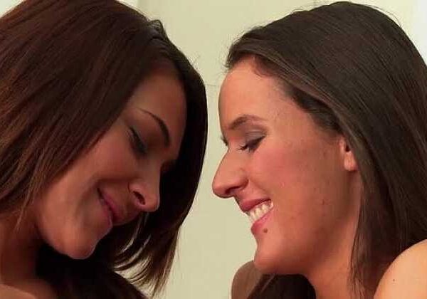 Alexis And Adriana Get Undressed