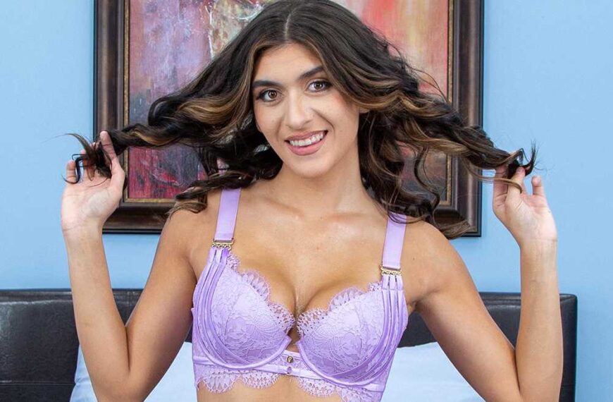 Aubry Babcock Just Wants To Masturbate Live