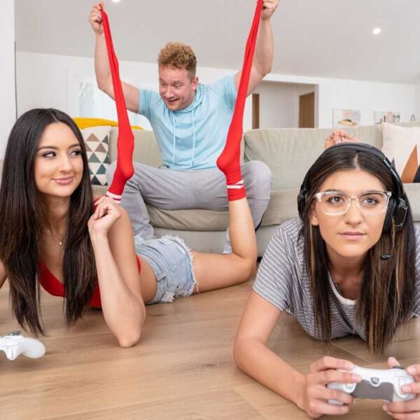 Fucking Gamer Roomie'S Bf