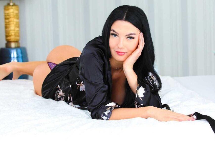 Never Leave My Bed S45E16