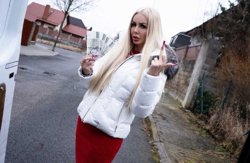 Hot Big Tits Bimbo Wants The Money