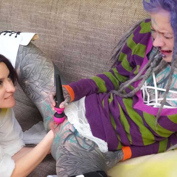 Miss Flora Works Her Fist Inside Anuskatzz Tight Asshole