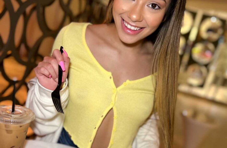 Xxlayna Is Always Enthusiastic