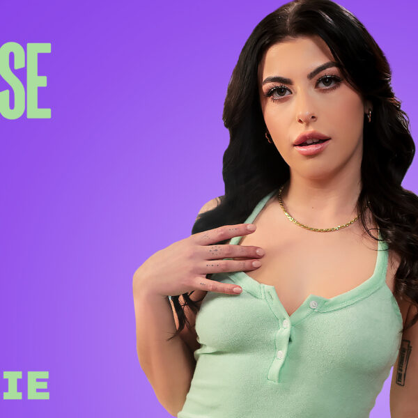 Up Close Solo Gal Ritchie