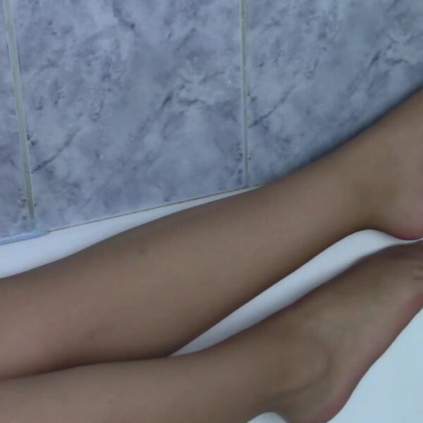 SuperHot Diana Takes A Bath With Just Her FleshToned Pantyhose On