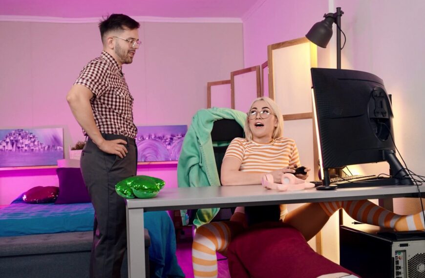 Eating Her Kitty On The Sly