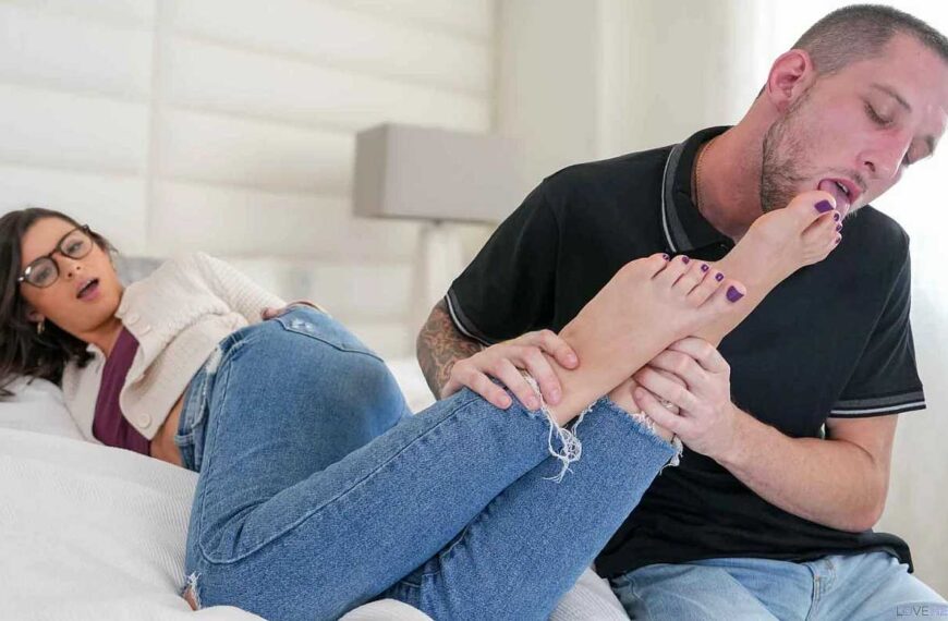 Library Hookup A Foot Fetish Story