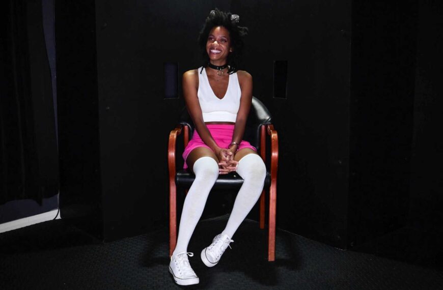 Myste Vixen's First Gloryhole Interview