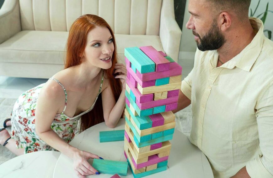 Erin Everheart Plays The Threesome Game