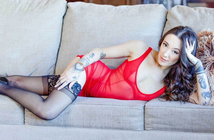 Sage Hunter's Steamy Live Cam Show