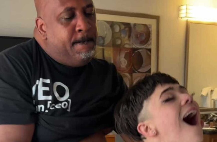 Preview Magenta Lexx And Mrflourish Fucking In Front Of The Team