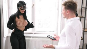 Nympho Cat Burglar Athenea Rose Distracts Her Mark With Intense Dp Group Sex