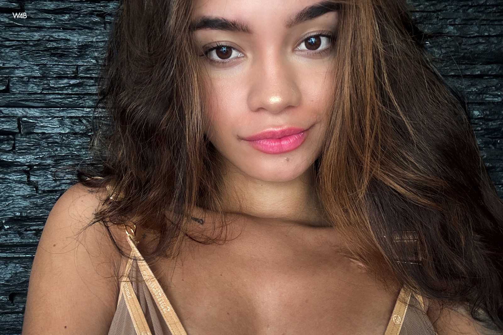 Selfie 4U Don’t Forget Me