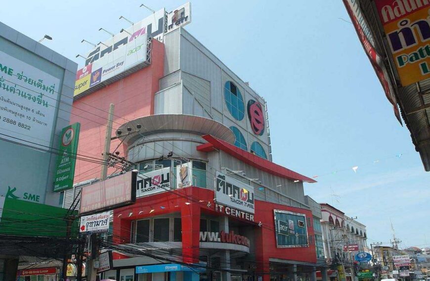 Tukcom Pattaya Shopping Center Visit