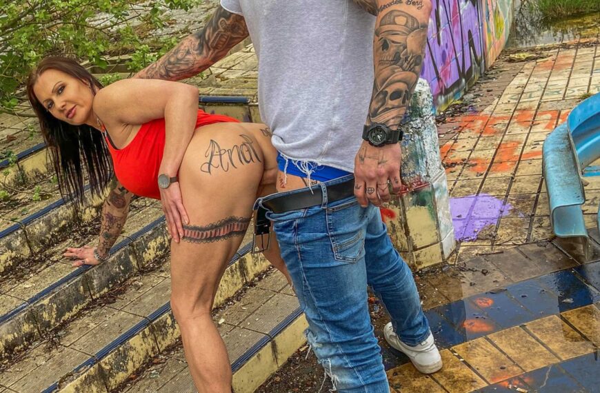 Julia Exclusiv Public Fucking Is All She Needs