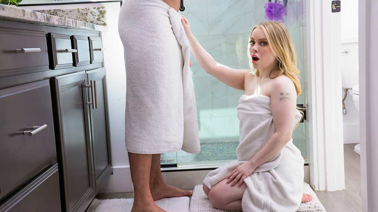 Stepsisters New Dick Muzzle S39E1