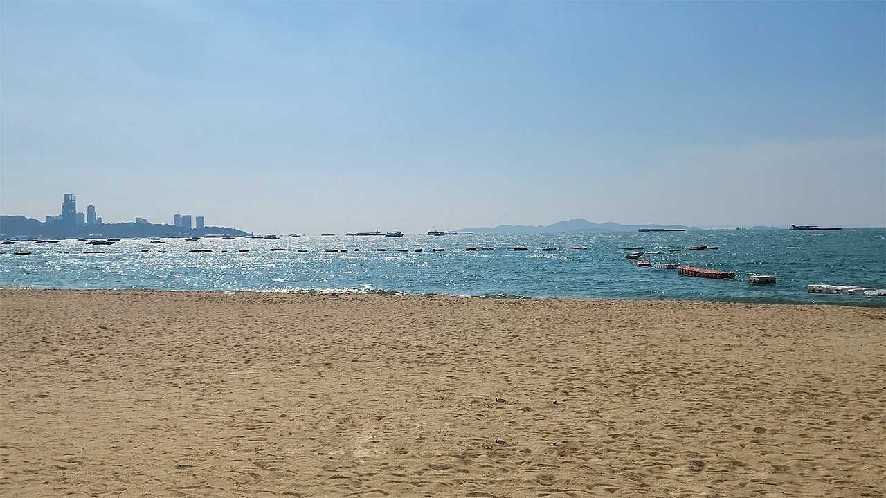 Pretty Pattaya Beach Visit
