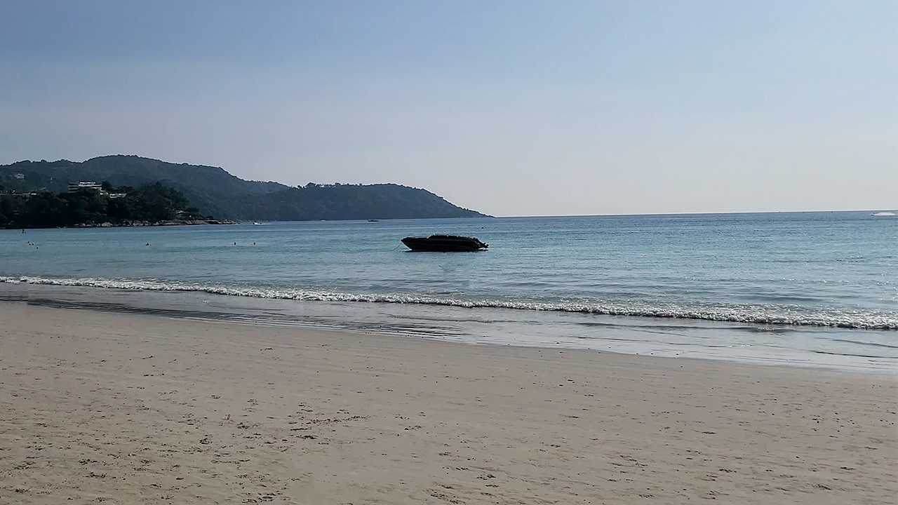 Kata Beach And About Surf Waves