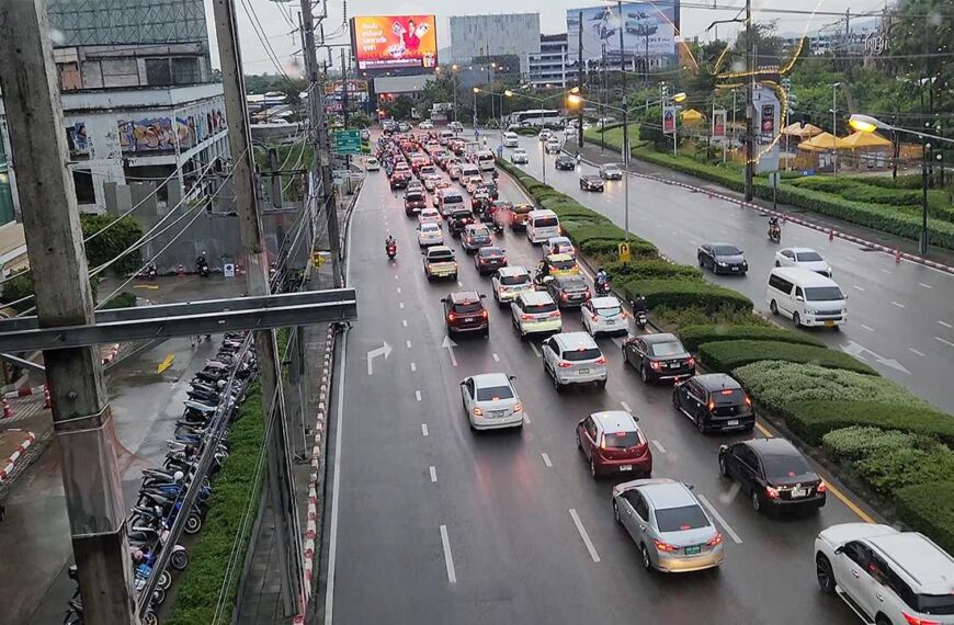 Phuket Shopping Traffic In Gloomy Weather