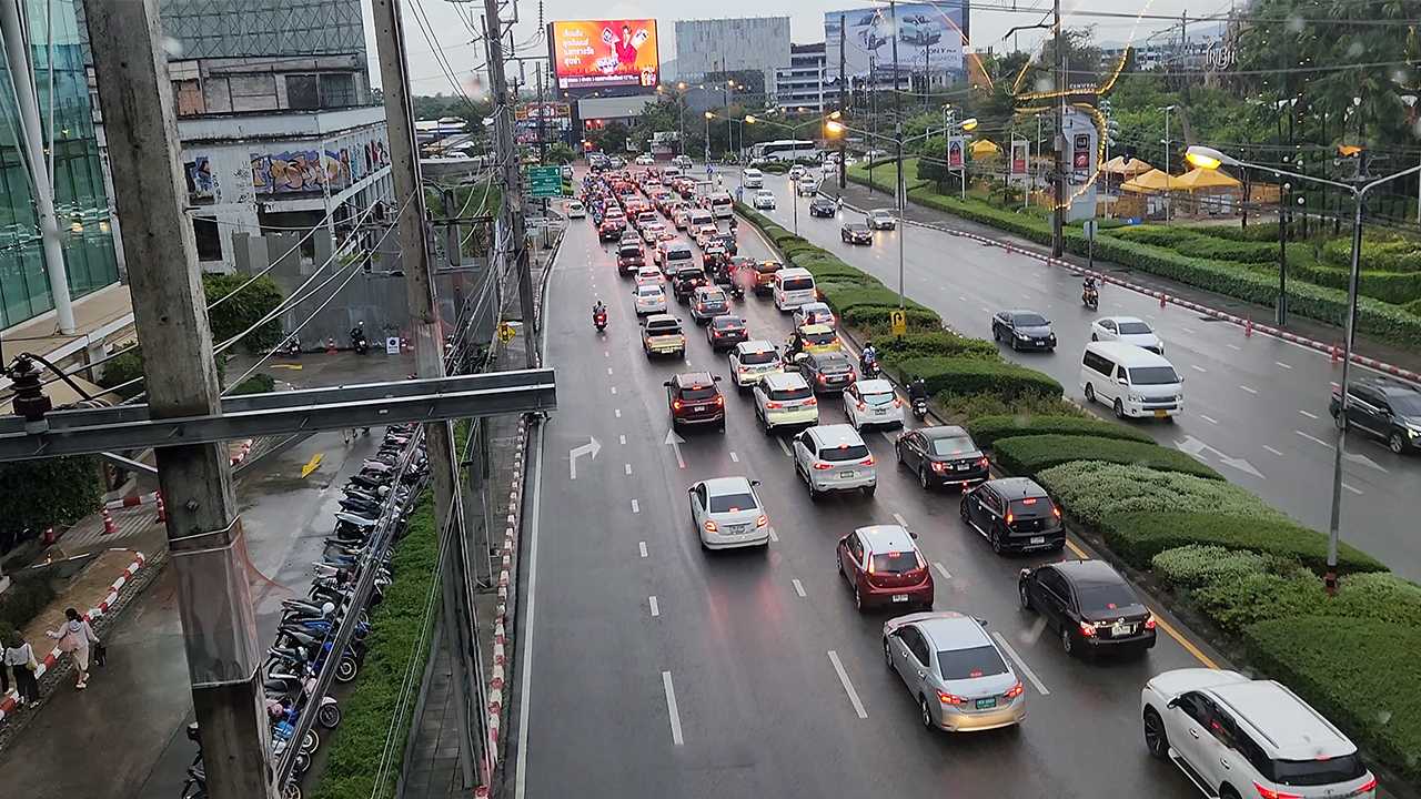Phuket Shopping Traffic In Gloomy Weather