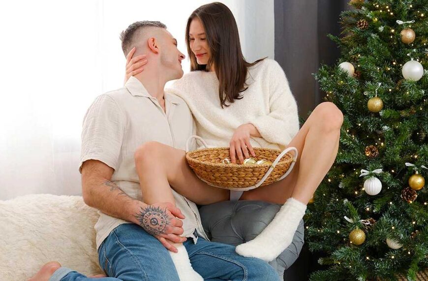 Please Me Under The Christmas Tree!