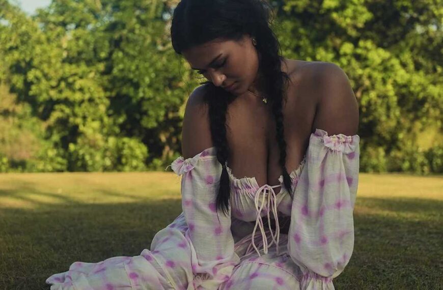 Sanktor 202 Topless Busty Native American In Sri Lanka