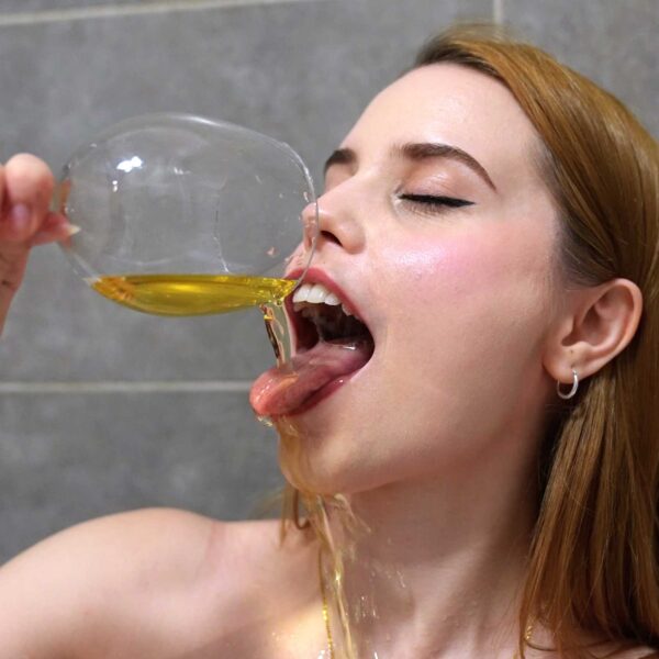 Yellow Juice In My Mouth! Golden Shower!