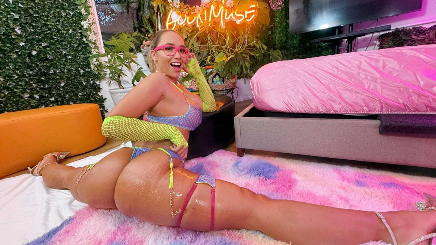 Briana Moon Gets Multiple Loads Of Cum!