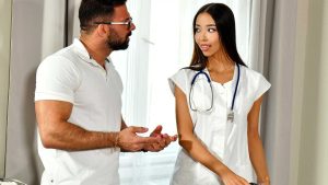 Dr Lia Lin And The Delivery Man's Package