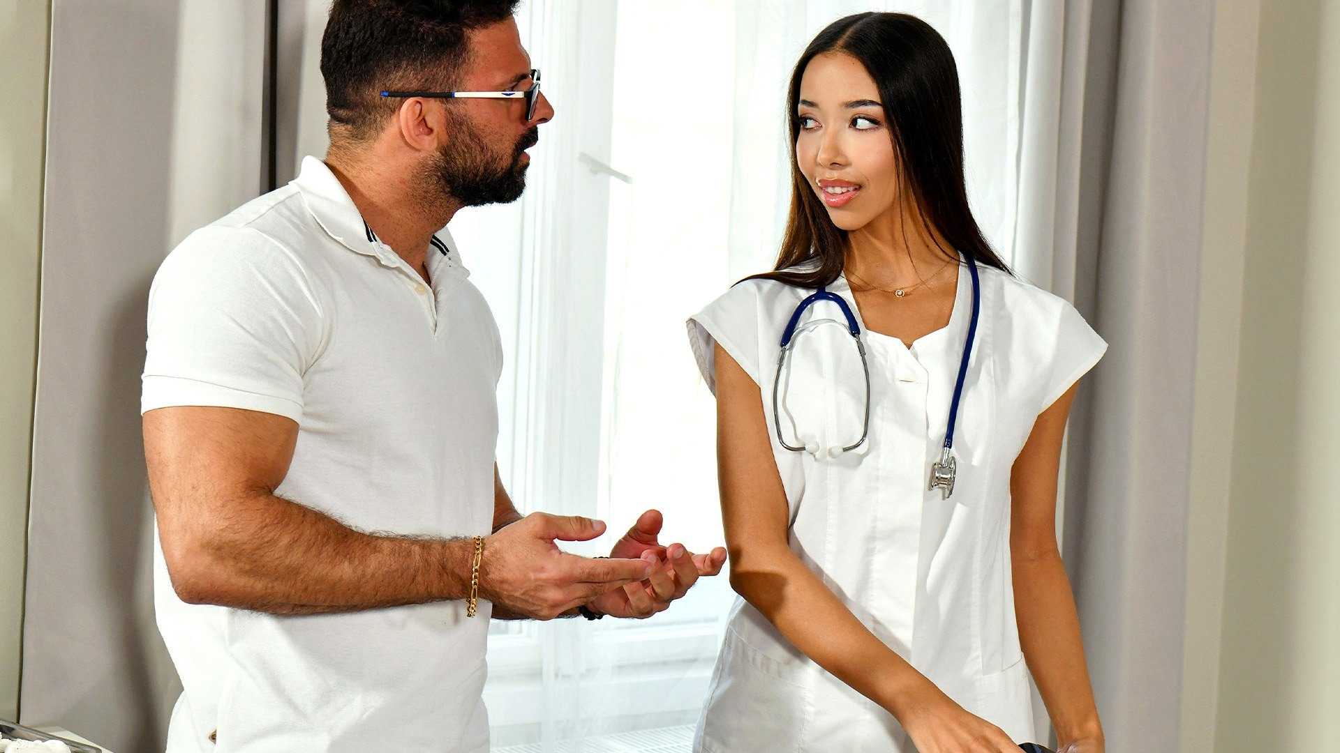 Dr Lia Lin And The Delivery Man’s Package